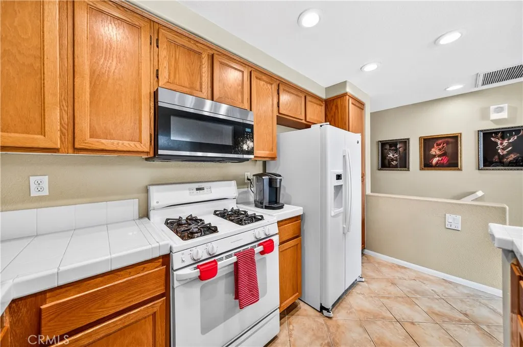 https://cdn.realtyfeed.com/cdn/127/306678486/8e827a57565e43bbd89f685484d4e7a6.webp