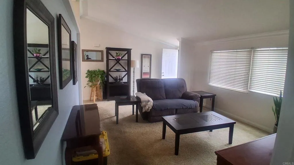 https://cdn.realtyfeed.com/cdn/127/306678520/fca7642d521e5a6baf91bbbe5e64672d.webp