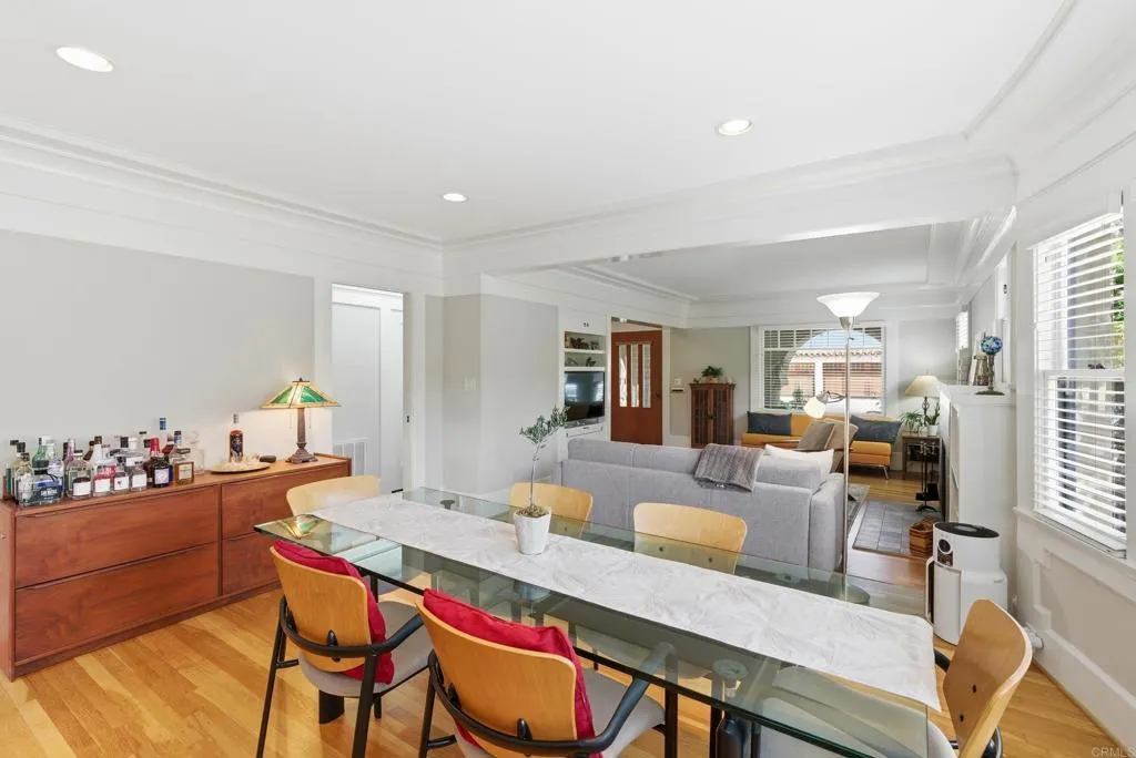 https://cdn.realtyfeed.com/cdn/127/306678643/1226d5a82895492ace0ee16b300787d4.webp