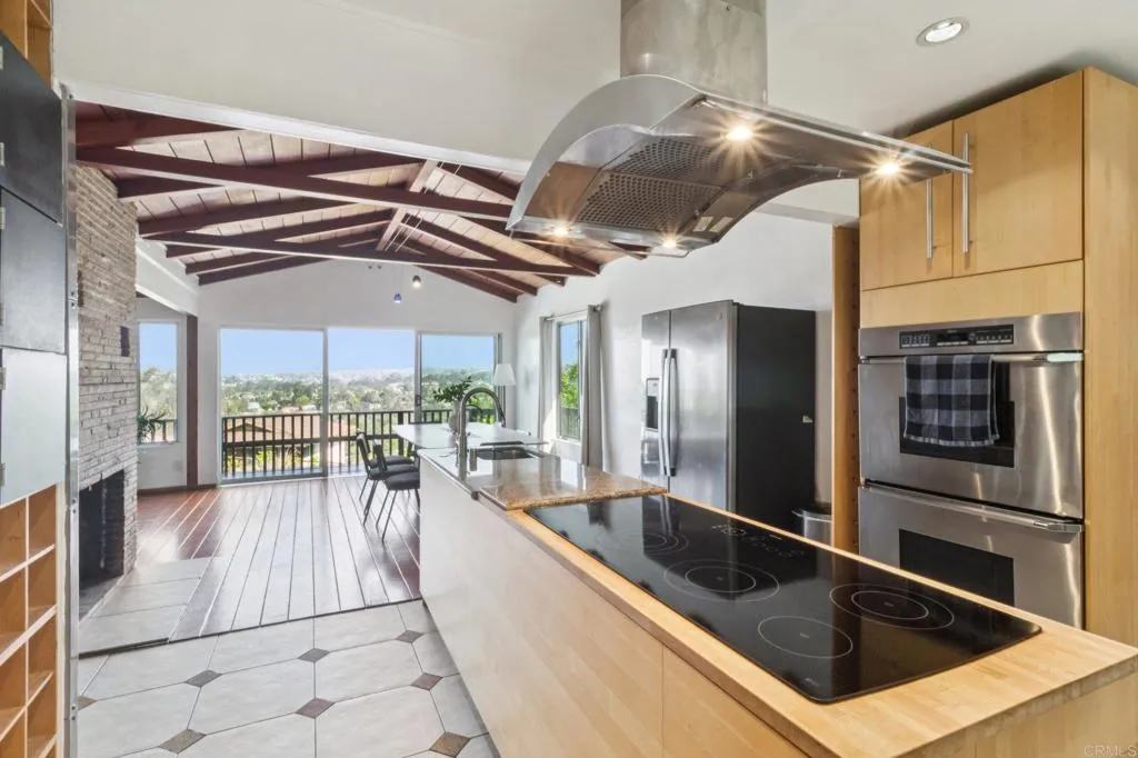 https://cdn.realtyfeed.com/cdn/127/306678652/0c61c4dab345675d0fb7d14ad9226dbf.webp