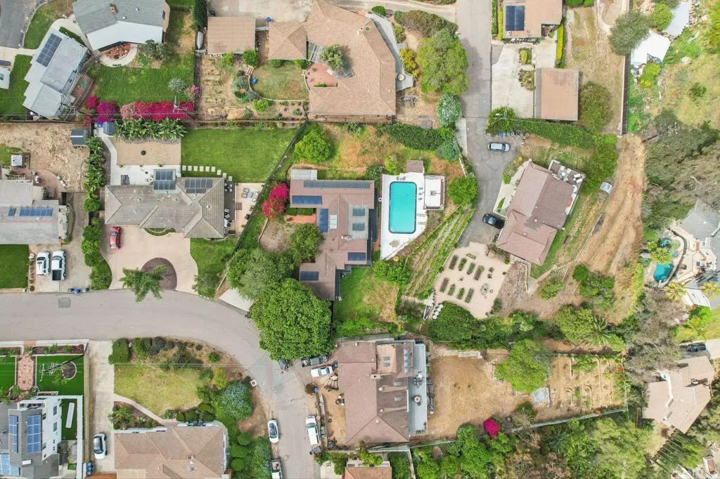 https://cdn.realtyfeed.com/cdn/127/306678652/1e2cc1b507cd20f10a32f9c99691a734.webp
