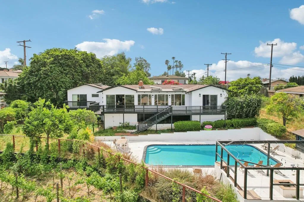 https://cdn.realtyfeed.com/cdn/127/306678652/276b3a2672c0883564aac72d448baf6b.webp