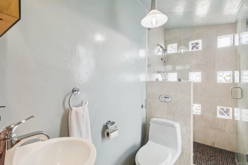 https://cdn.realtyfeed.com/cdn/127/306678652/4cbcad3353748e0c517059c6e78cd905.webp