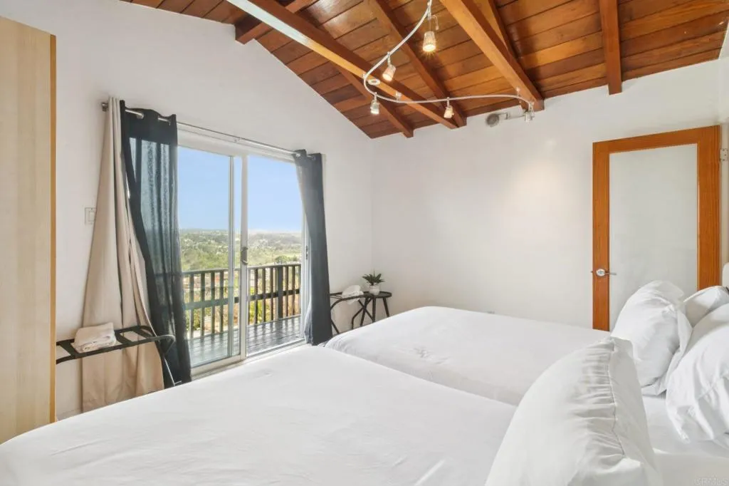 https://cdn.realtyfeed.com/cdn/127/306678652/95bce52b8afe2fe9abf4b51b837e7433.webp