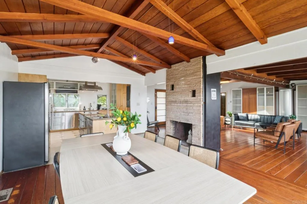https://cdn.realtyfeed.com/cdn/127/306678652/e14a92148b880dc15050a3ded5da7a38.webp