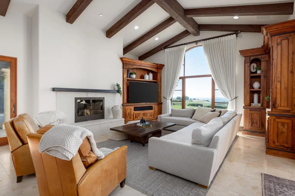https://cdn.realtyfeed.com/cdn/127/306678660/bf060d12a1a84a77ff2431f785c20b3d.webp