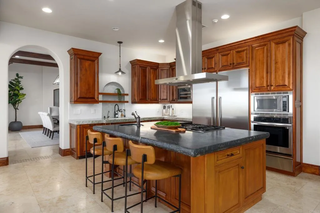 https://cdn.realtyfeed.com/cdn/127/306678660/d5f50ac41d6d9407a3ad9a8bfbb81e27.webp