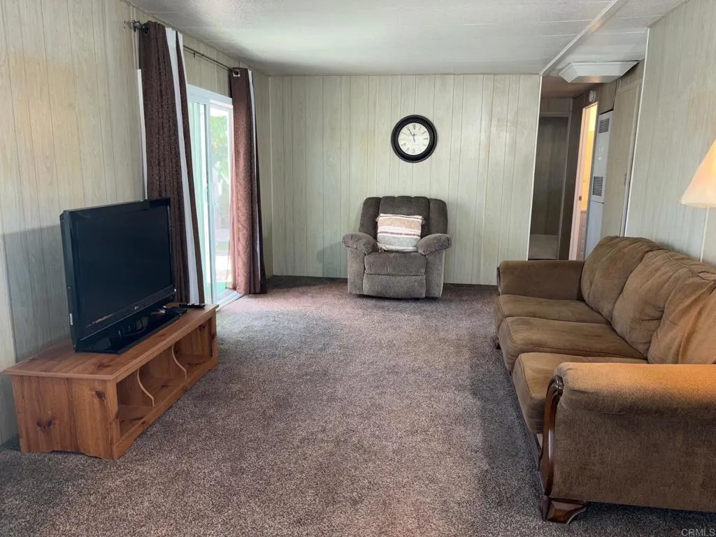 https://cdn.realtyfeed.com/cdn/127/306678728/61c0706c60a2b50bb42c601ff9666eb6.webp