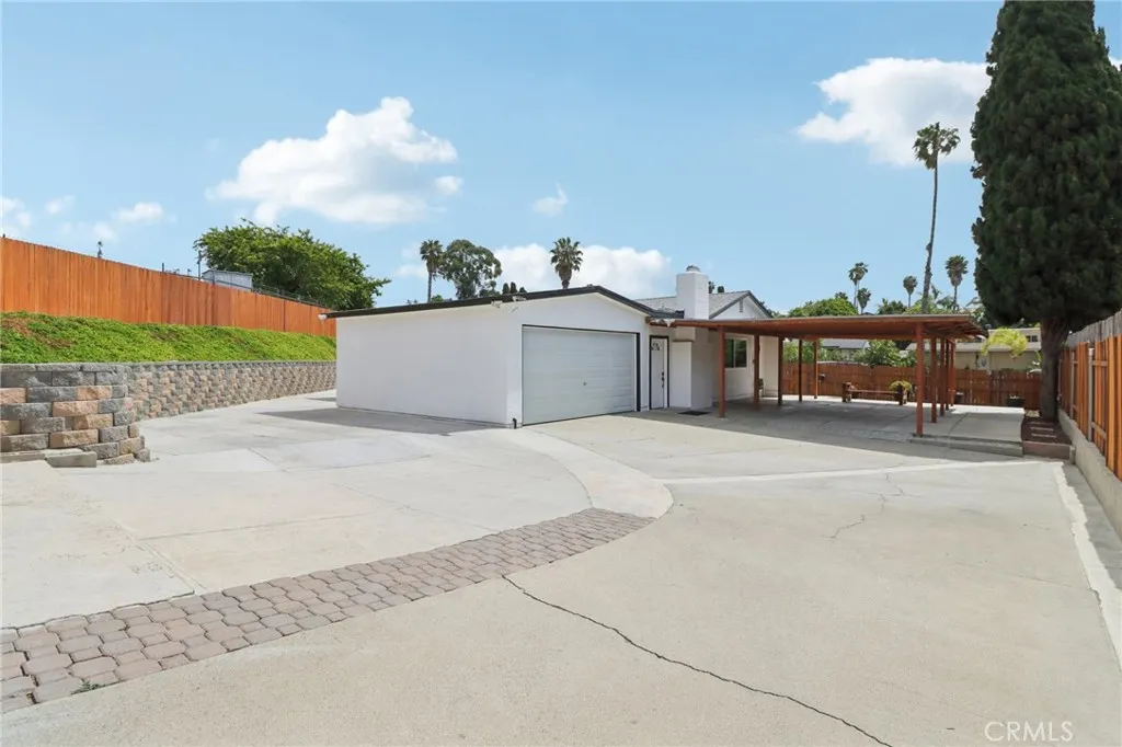 https://cdn.realtyfeed.com/cdn/127/306678869/66119734fd26e3453a449aa53dcaafa4.webp