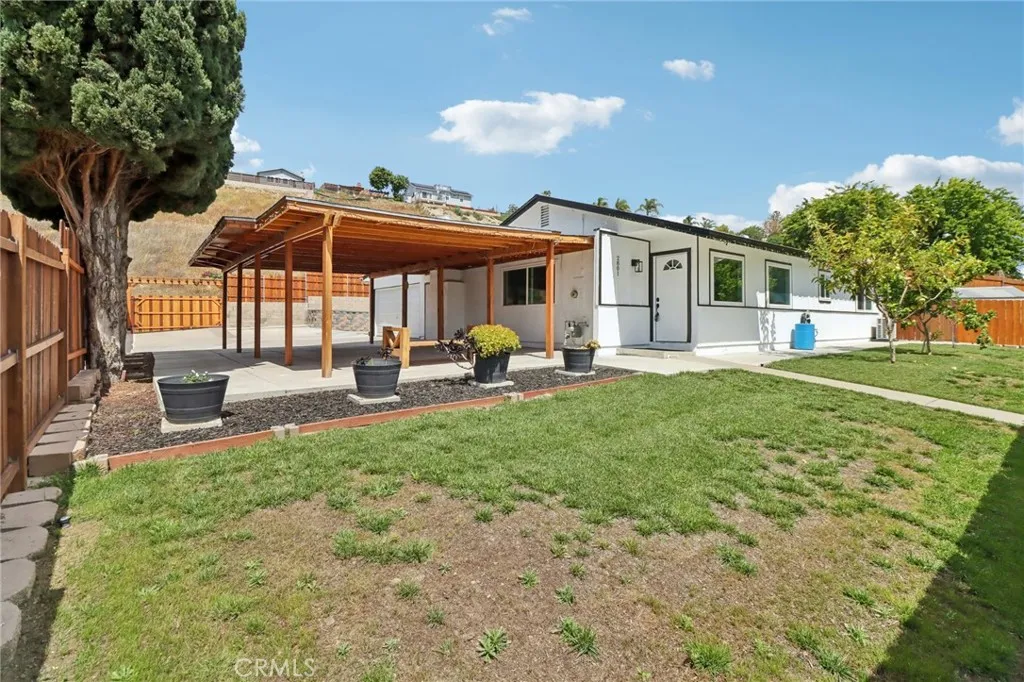 https://cdn.realtyfeed.com/cdn/127/306678869/77392429c288e81dea54e2d150bb4229.webp