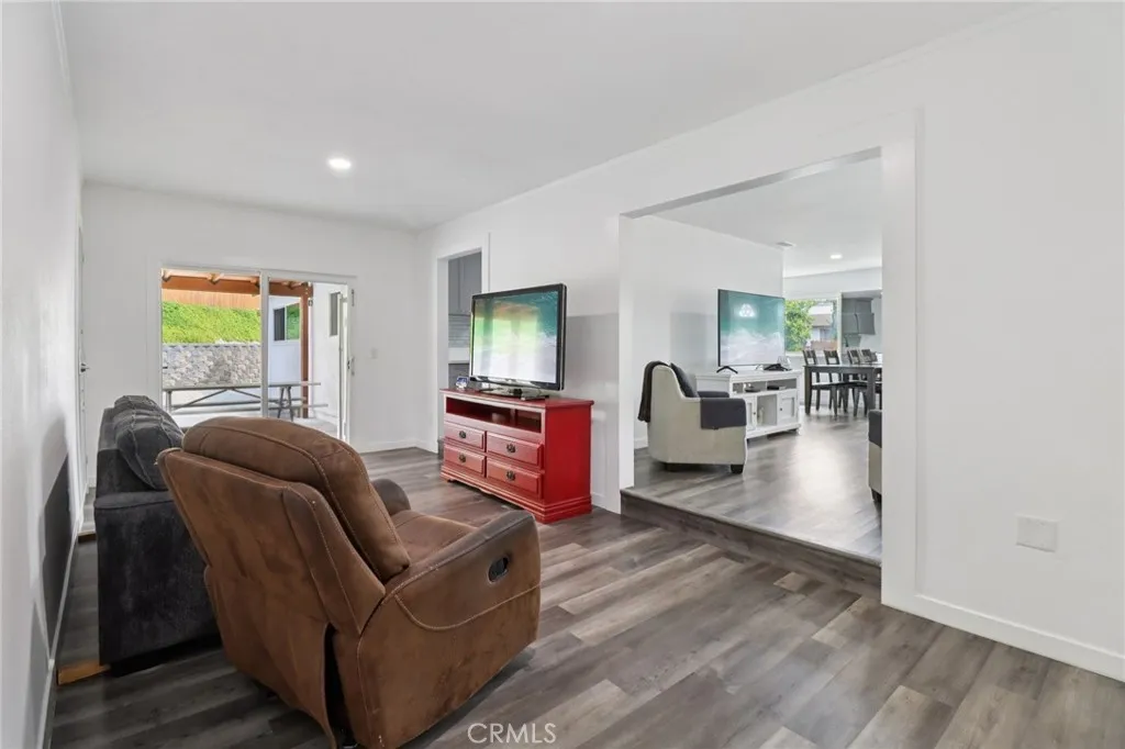 https://cdn.realtyfeed.com/cdn/127/306678869/f30f771a1db85c9d7824f6f7e6bf67bc.webp