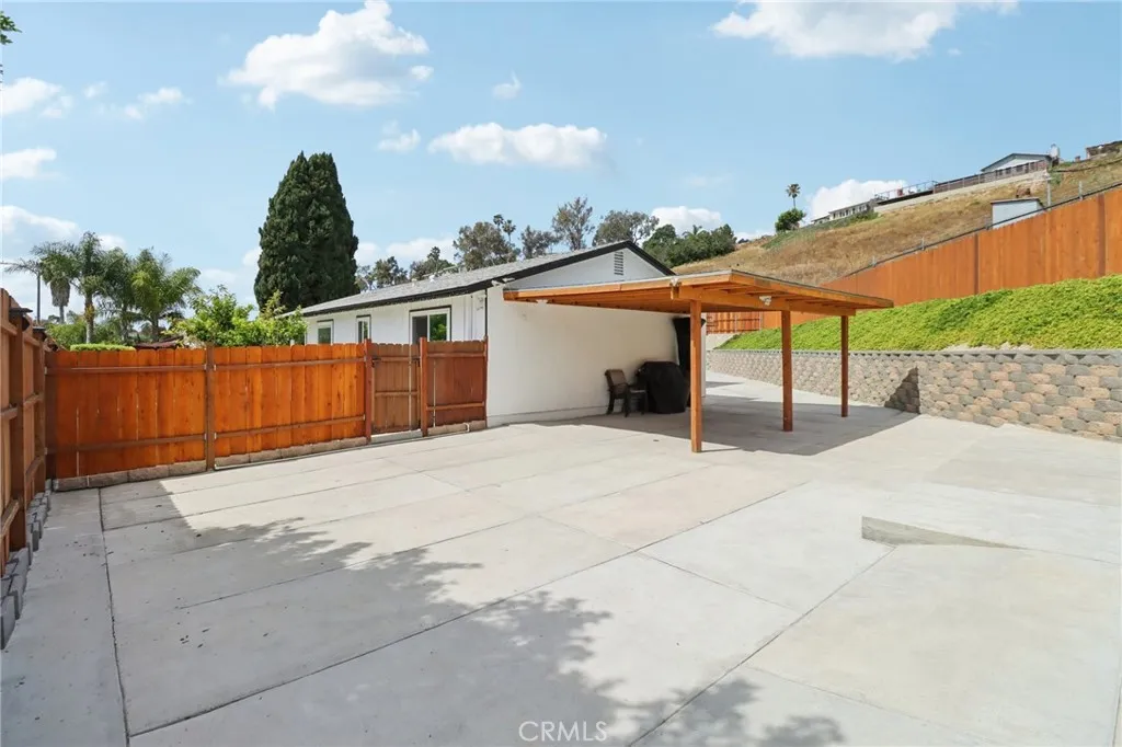 https://cdn.realtyfeed.com/cdn/127/306678869/fae52882309a930641936f4118f6ee05.webp