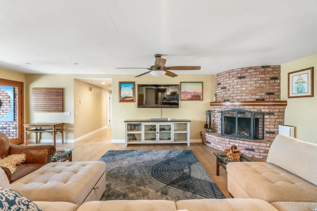 https://cdn.realtyfeed.com/cdn/127/306678891/b12b8dc7dbc5d83580e1c94ac00bc04f.webp