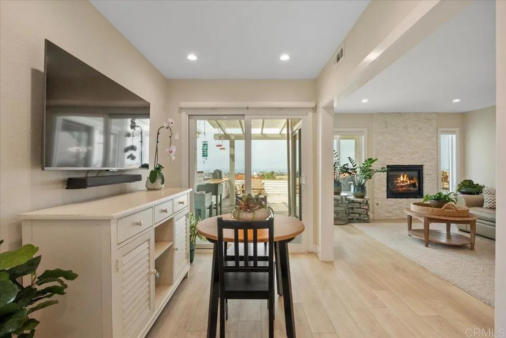 https://cdn.realtyfeed.com/cdn/127/306678964/6465693649ee0b085e762218fc1fa9bc.webp