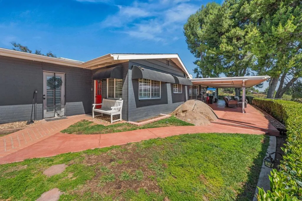 https://cdn.realtyfeed.com/cdn/127/306679059/0486c516bd1fa465b59a95cd2fdf44ab.webp