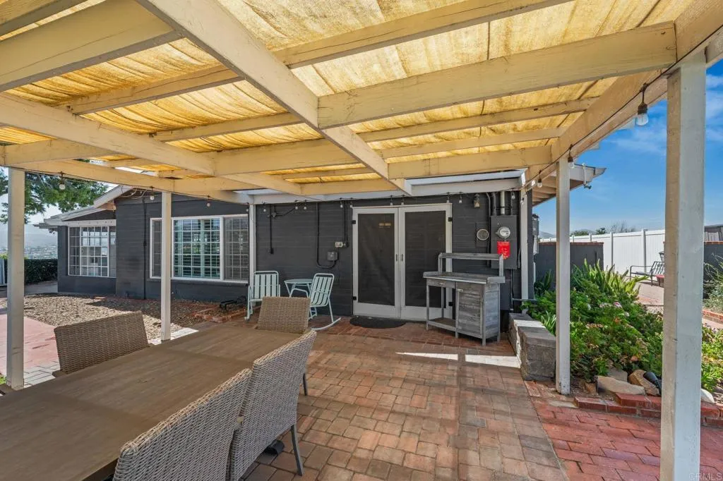 https://cdn.realtyfeed.com/cdn/127/306679059/1c636c0fca78e62cc54752e684e57ee9.webp