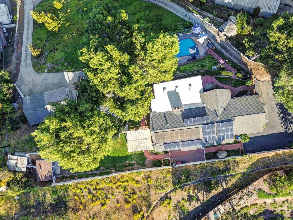 https://cdn.realtyfeed.com/cdn/127/306679059/1c8d4ec862de2f5b76d77058fa409ee6.webp