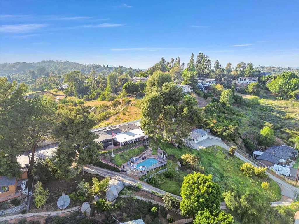 https://cdn.realtyfeed.com/cdn/127/306679059/2e300ced87f34d1116e62e3870fa2fc0.webp