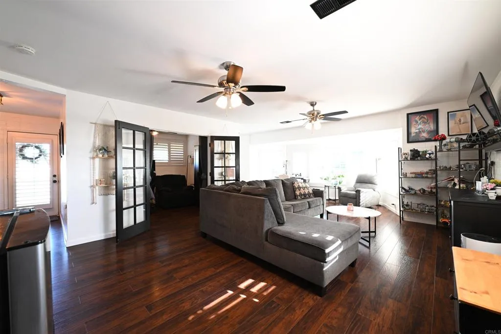 https://cdn.realtyfeed.com/cdn/127/306679059/31c6ba61c1bd4b8c3604da65275e04f9.webp