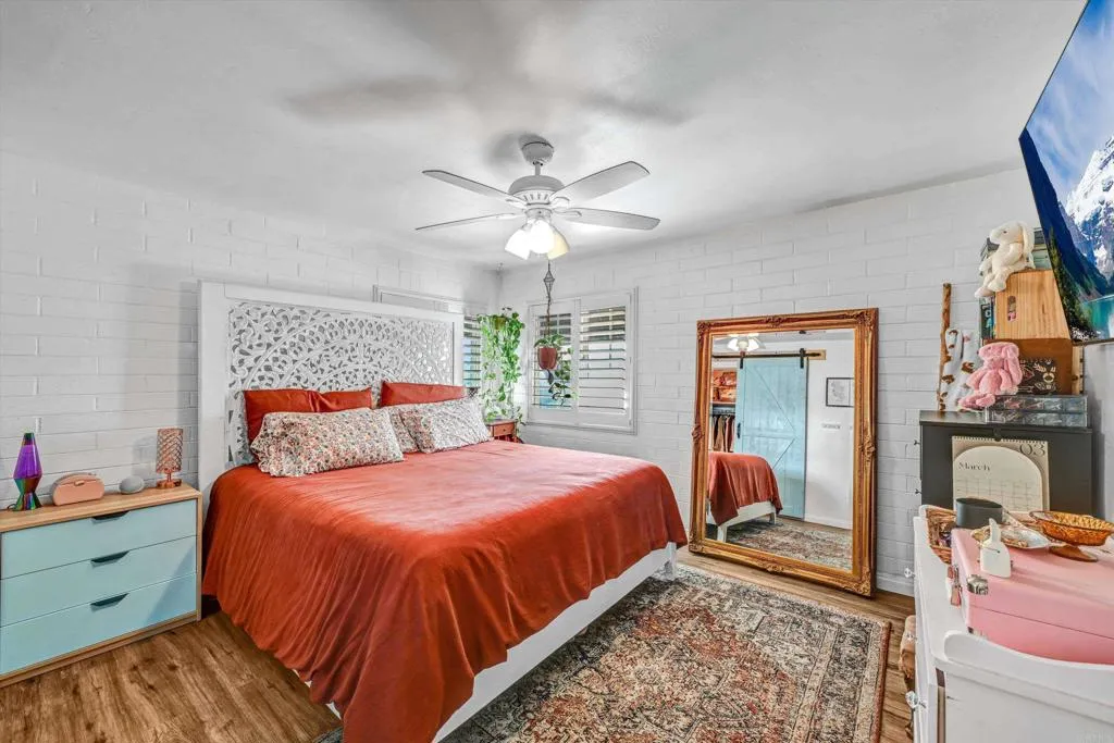 https://cdn.realtyfeed.com/cdn/127/306679059/70fe5f2a0f6e33936fe31cd7da8048ff.webp