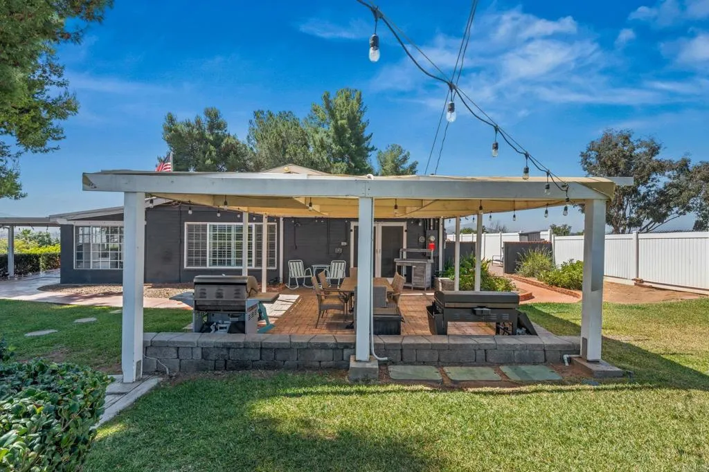https://cdn.realtyfeed.com/cdn/127/306679059/83982db8cfef09427ef920f7b163048d.webp