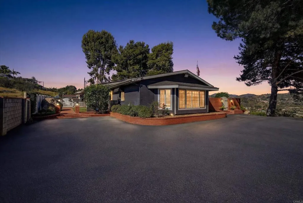 https://cdn.realtyfeed.com/cdn/127/306679059/8dba962f28849ba027ee886c407f7195.webp