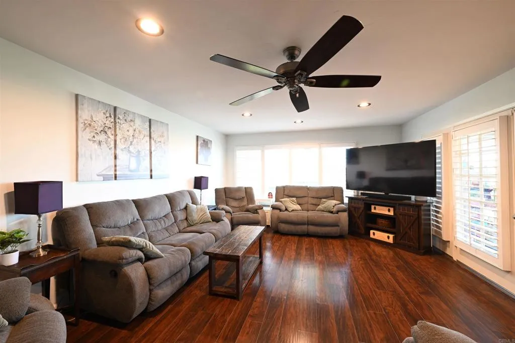 https://cdn.realtyfeed.com/cdn/127/306679059/95e165d37441eee8cae85f2cca98c635.webp