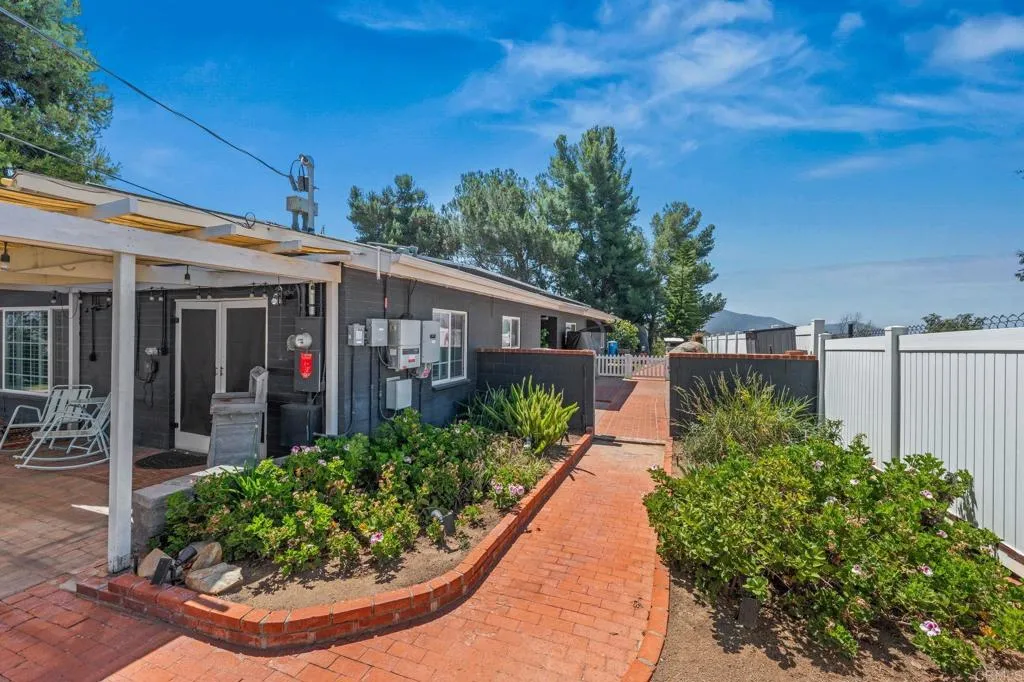https://cdn.realtyfeed.com/cdn/127/306679059/bd315f3b848b3f2f6e3f51a2947f28b0.webp