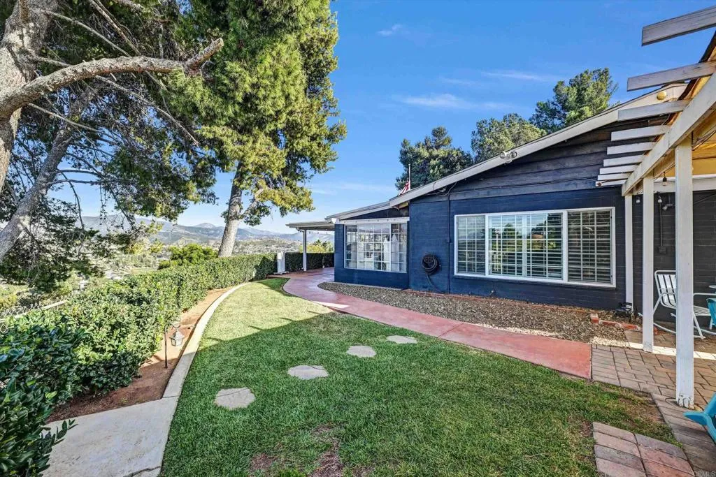 https://cdn.realtyfeed.com/cdn/127/306679059/c7b229ad5abd6bfc322dfa79bf7bda62.webp