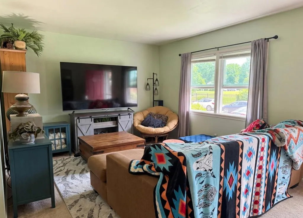 https://cdn.realtyfeed.com/cdn/127/306679113/4cf5c00d80c782599d86b788584e48f2.webp