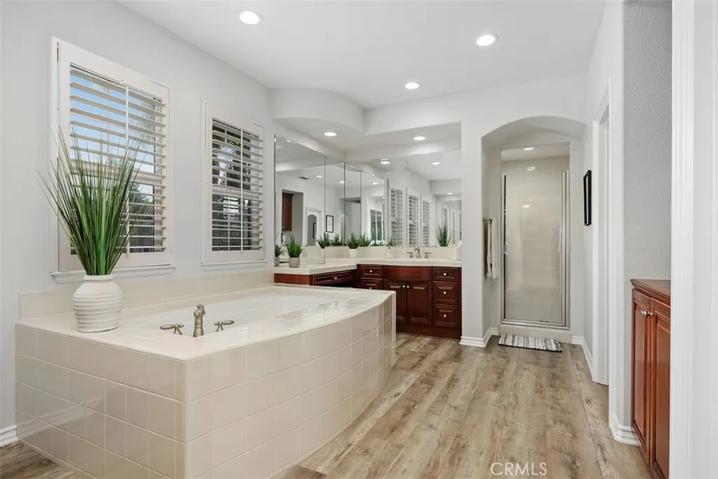 https://cdn.realtyfeed.com/cdn/127/306679125/5479b9922a2ee190da60907e379821ff.webp