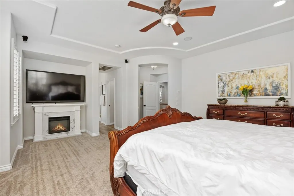 https://cdn.realtyfeed.com/cdn/127/306679125/8a3c8457e25e89a8813b5bf8f31b3213.webp