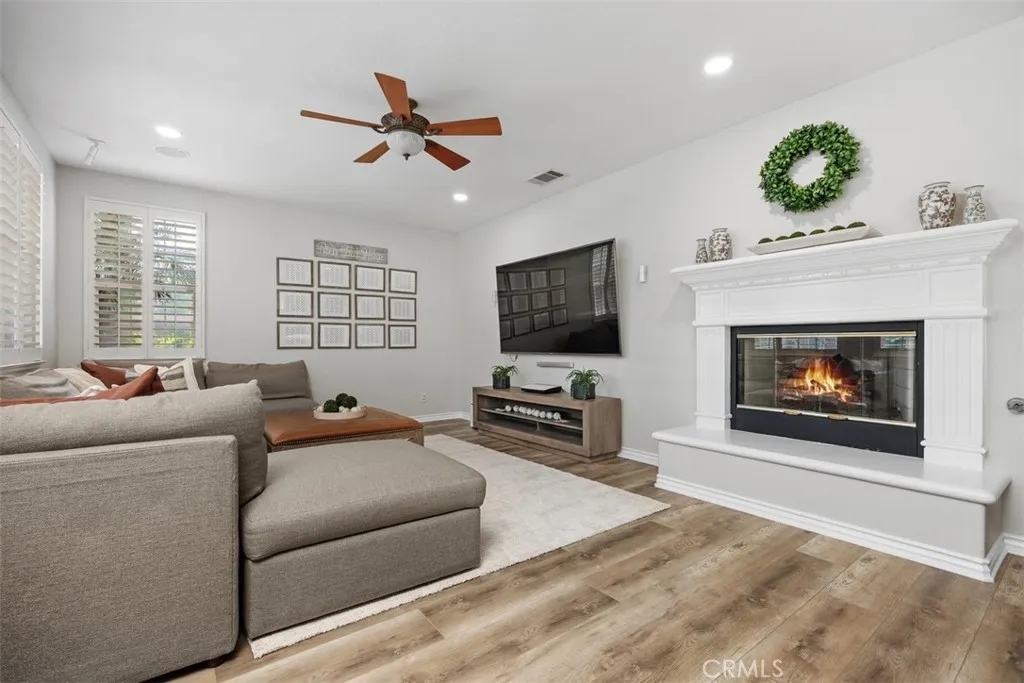 https://cdn.realtyfeed.com/cdn/127/306679125/bdfe90e81eb86056a77916ca154daa5e.webp