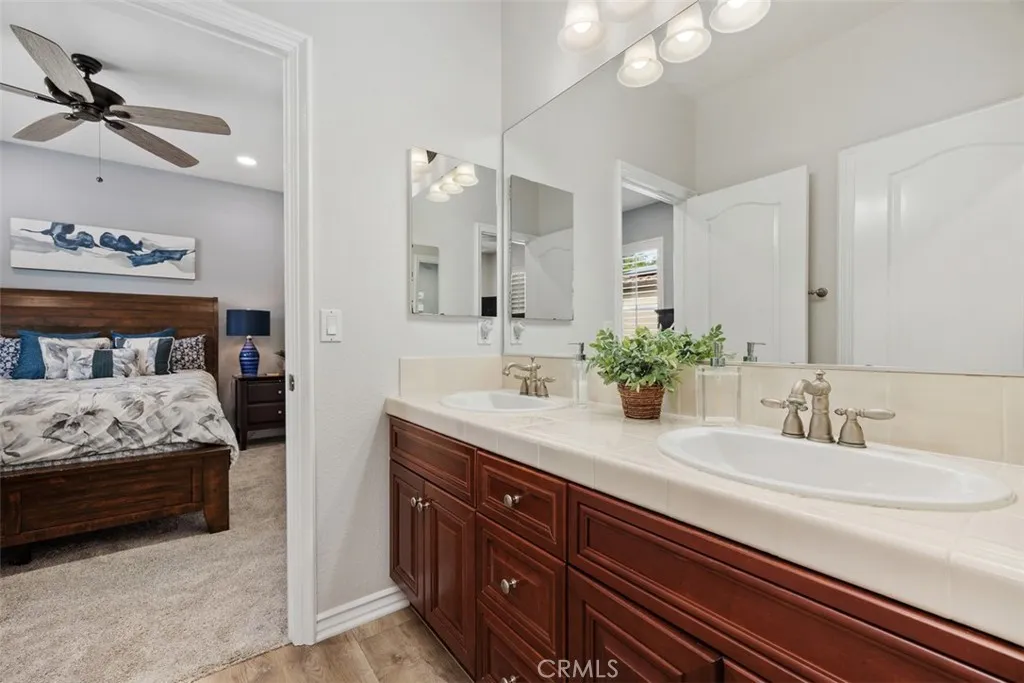 https://cdn.realtyfeed.com/cdn/127/306679125/de615fbbd6c9195227735b24ad643a3a.webp