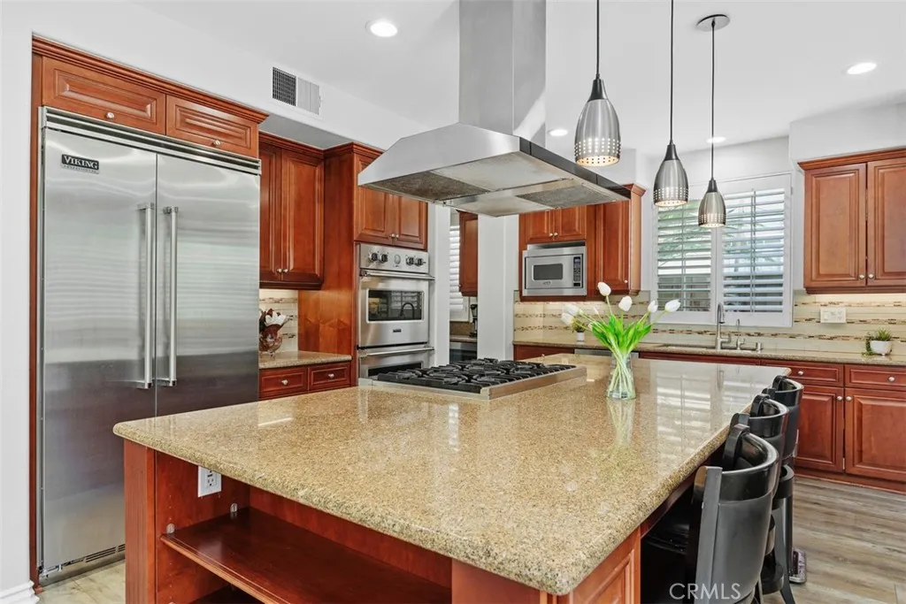 https://cdn.realtyfeed.com/cdn/127/306679125/e81679a5643fca3ad9686765238e7dc3.webp