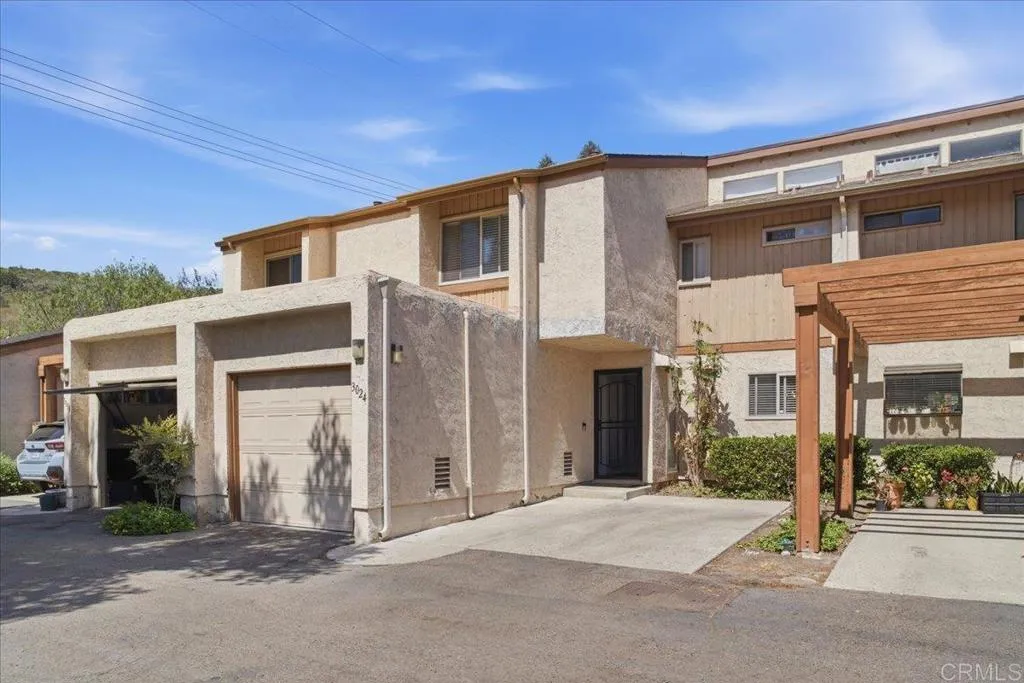 https://cdn.realtyfeed.com/cdn/127/306679126/0fa717ff20d14c20f3047b1ec996db62.webp