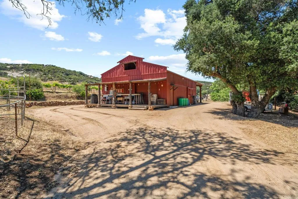 https://cdn.realtyfeed.com/cdn/127/306679185/04d8436eb45c06e17cd39d0b01cae2f8.webp