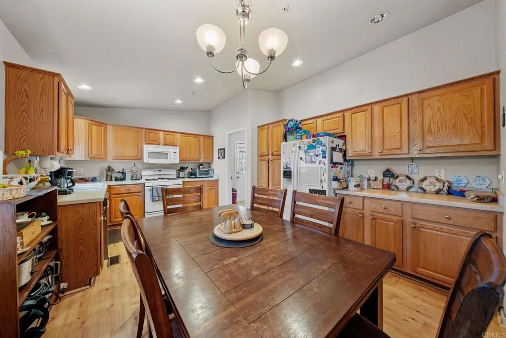 https://cdn.realtyfeed.com/cdn/127/306679185/0e20784c0a7c865d42b0468df844d4dc.webp