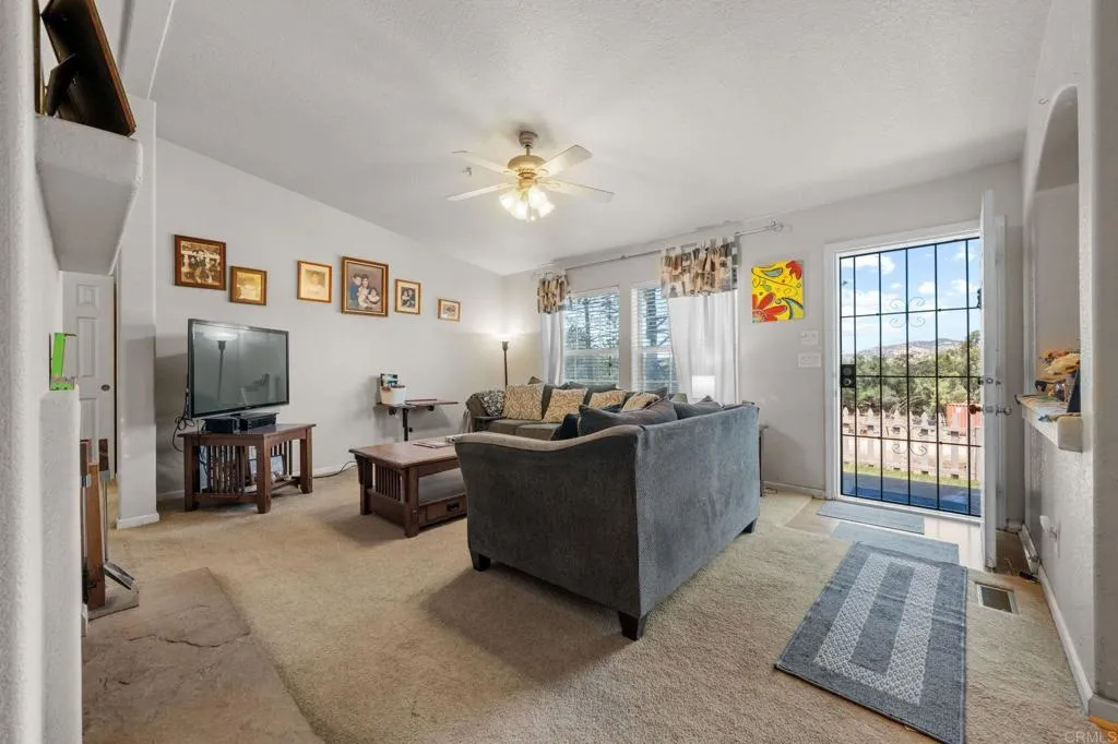 https://cdn.realtyfeed.com/cdn/127/306679185/0ef0d69771faf9f1470adc235556dffe.webp