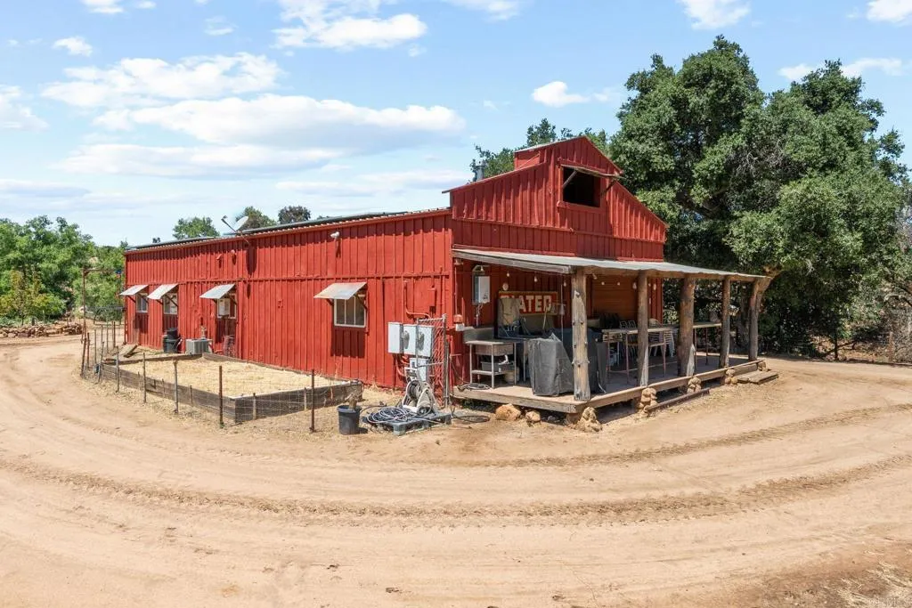 https://cdn.realtyfeed.com/cdn/127/306679185/15abbb61ceb2c71062fec3bced4c7d95.webp