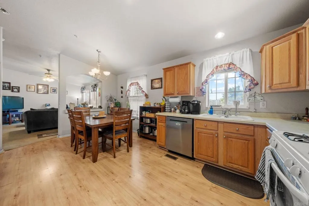 https://cdn.realtyfeed.com/cdn/127/306679185/5f46942d83f127e1d06c84d32be79987.webp