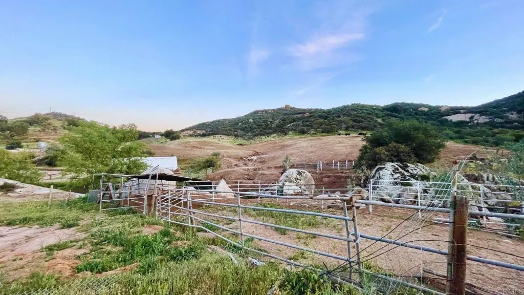 https://cdn.realtyfeed.com/cdn/127/306679185/87746887ba5159e1e8db2de2cbd80a30.webp