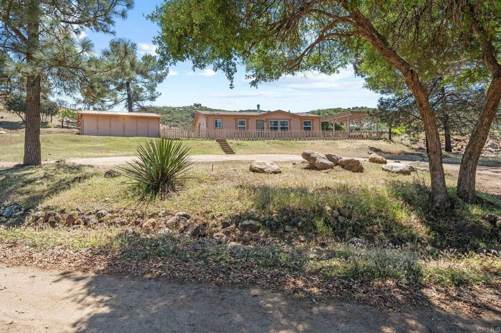 https://cdn.realtyfeed.com/cdn/127/306679185/98b1f206011e279a7b8c79dc57ff7753.webp