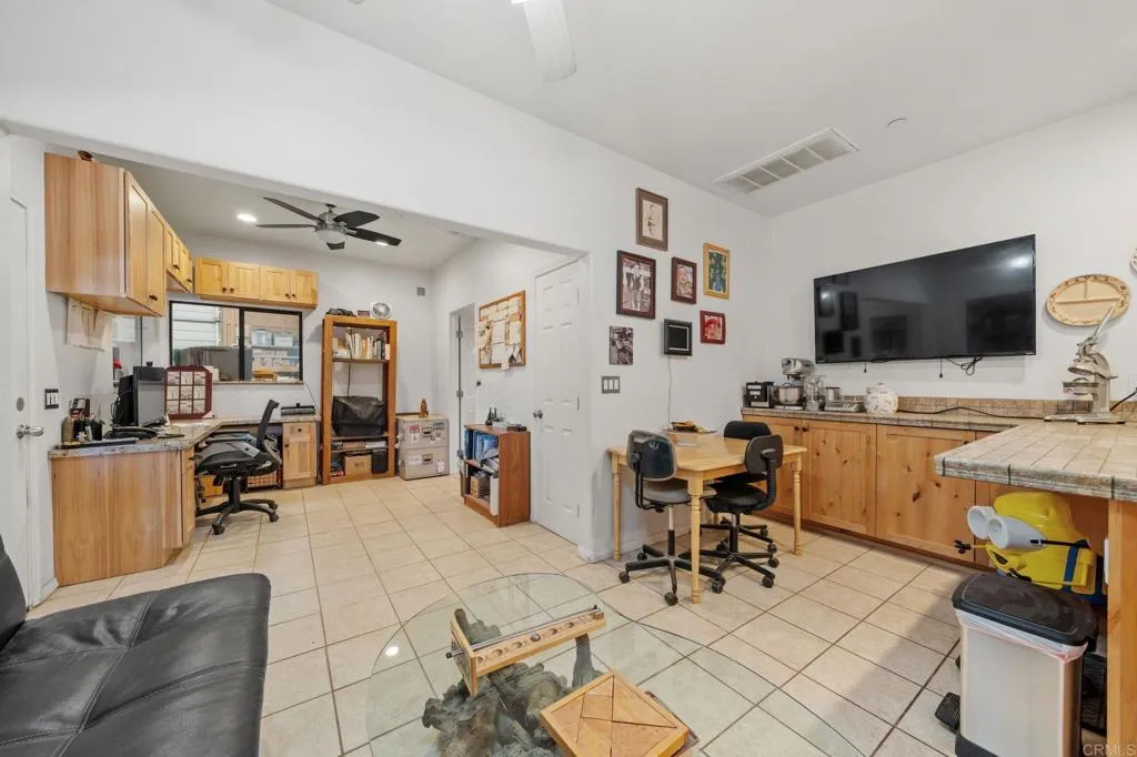 https://cdn.realtyfeed.com/cdn/127/306679185/a6f86f66e05f400d98309f24b7826eb6.webp