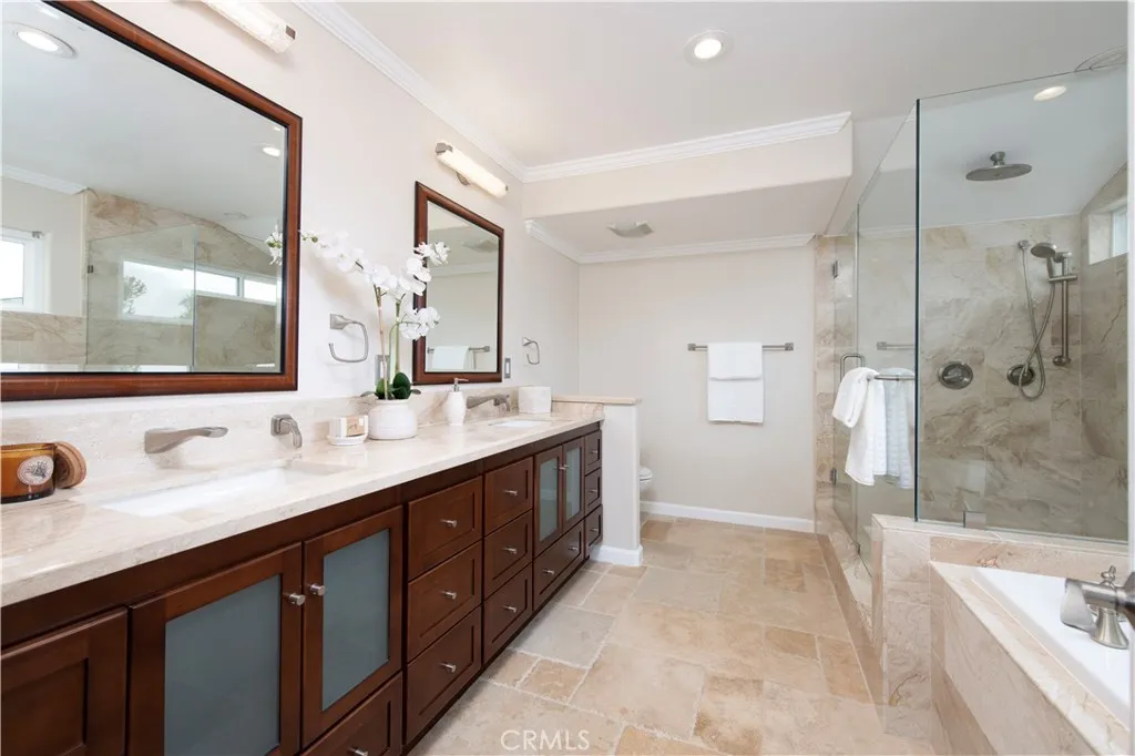 https://cdn.realtyfeed.com/cdn/127/306679268/061a4814fe1c1cb39904ee7faed376c3.webp