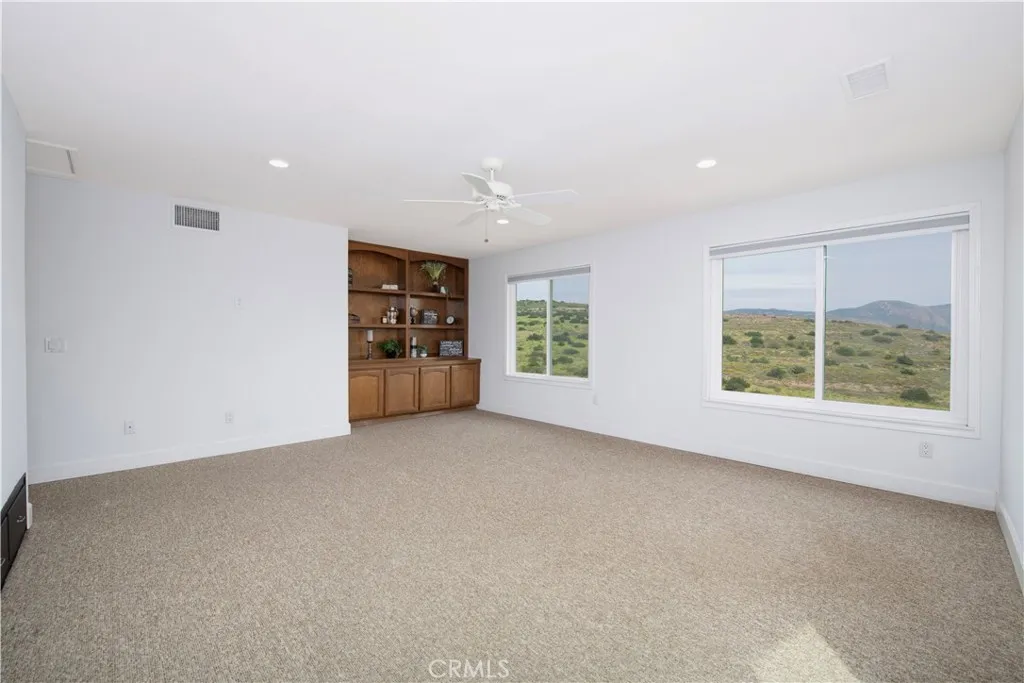 https://cdn.realtyfeed.com/cdn/127/306679268/9c2a362642b270c00728a649bce3880c.webp
