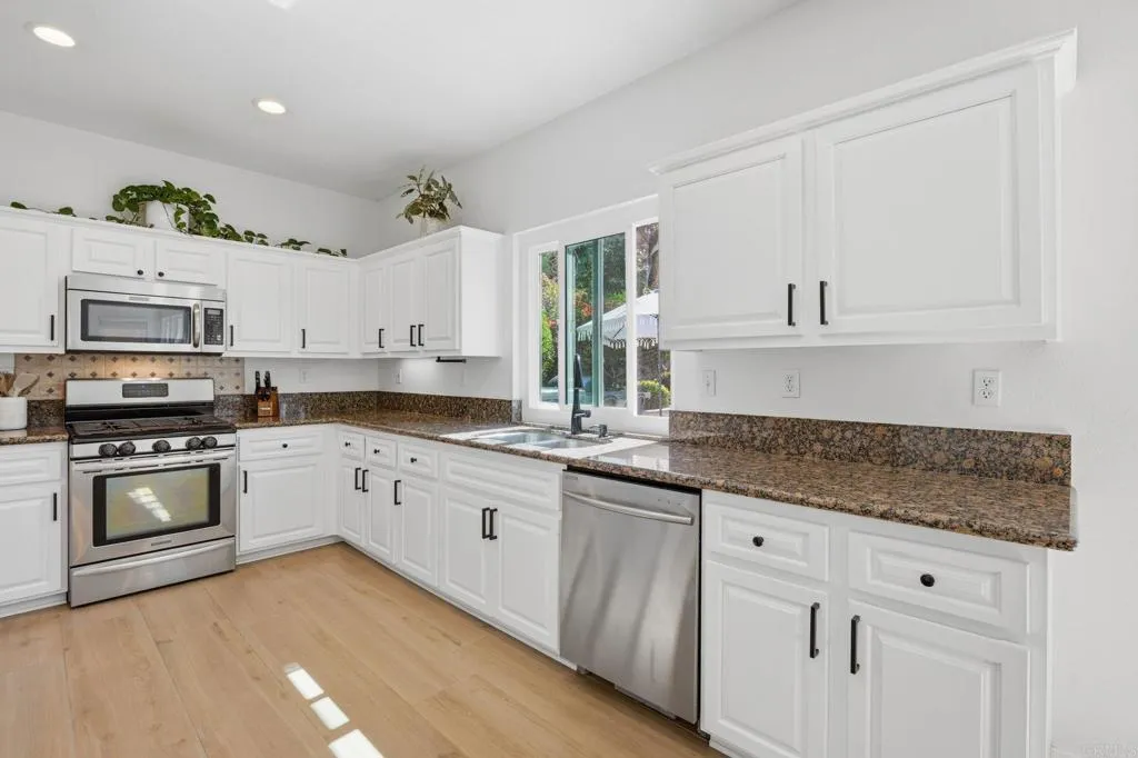 https://cdn.realtyfeed.com/cdn/127/306679274/232c7f138faffed2338ea60c30997ed9.webp