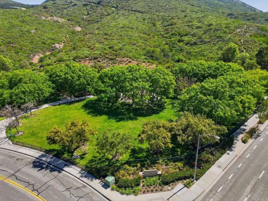 https://cdn.realtyfeed.com/cdn/127/306679274/40e42d234b1988e704802f314fec343a.webp