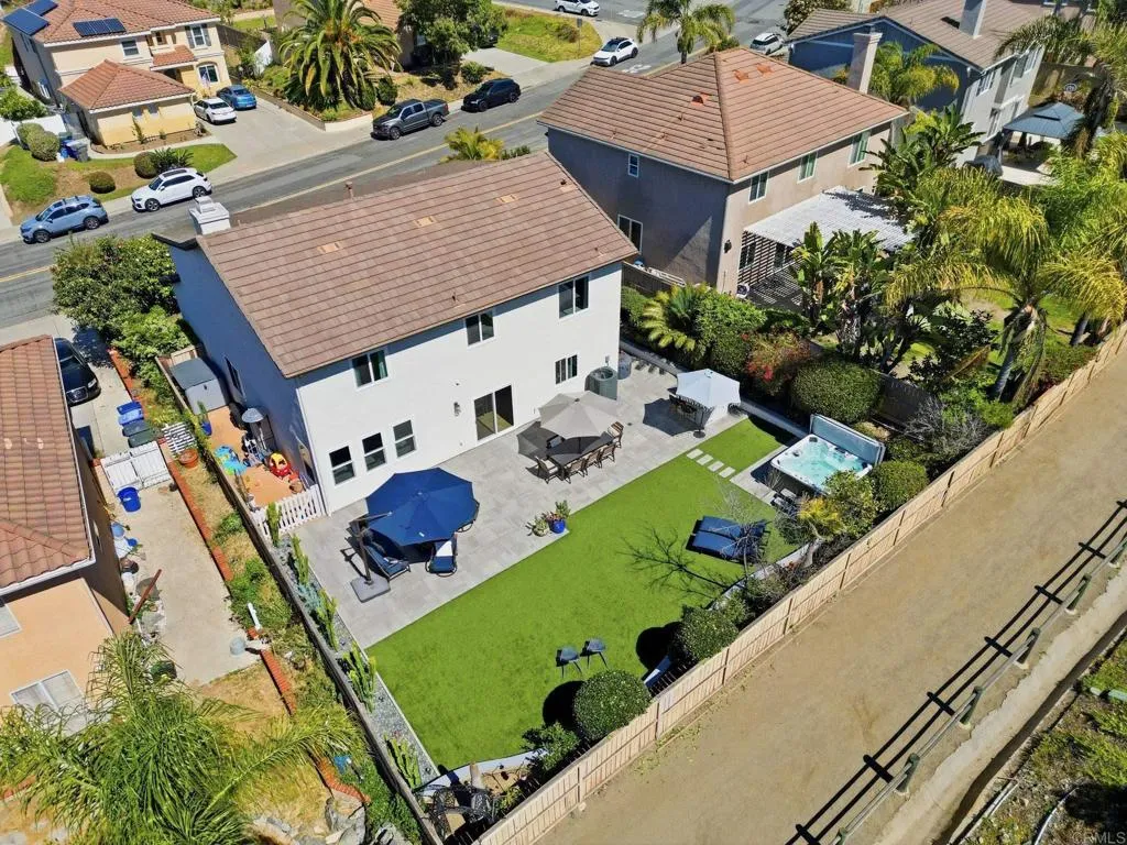 https://cdn.realtyfeed.com/cdn/127/306679274/cb691133afb30389bd8d6eb6b08c56d8.webp