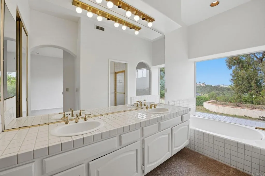 https://cdn.realtyfeed.com/cdn/127/306679279/3c1471c645fb0aadca8cf6aa38439a35.webp